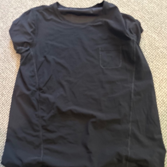 Lululemon pocket t-shirt - Picture 1 of 7